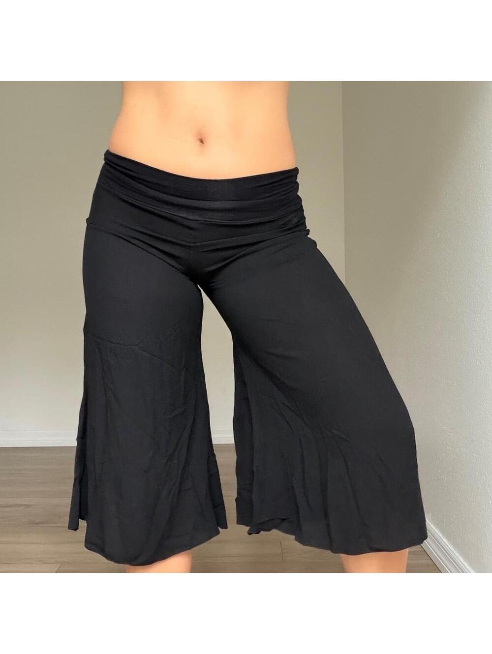 Y2K CHIC COQUETTE CAPRIS